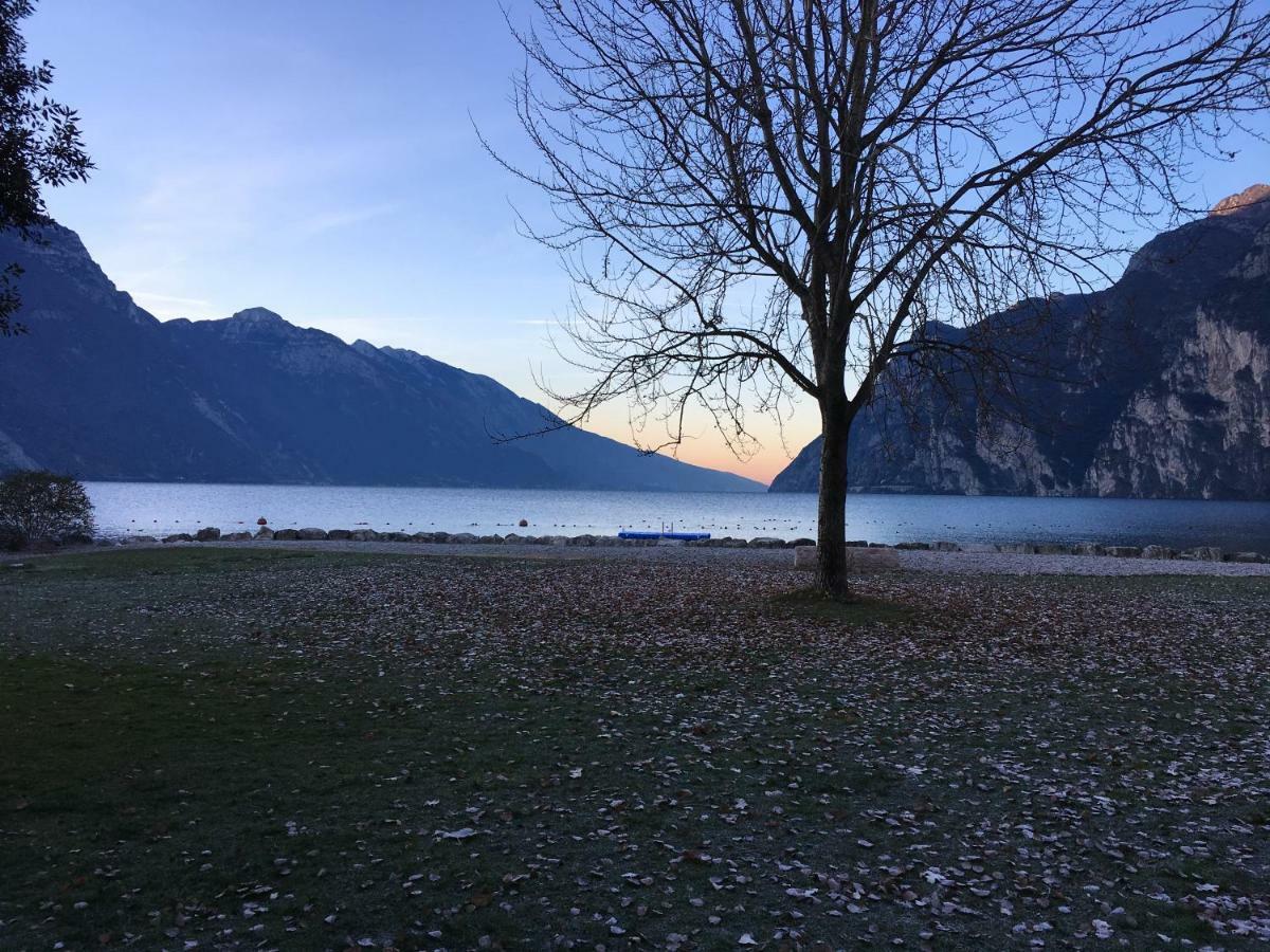Appartamento Al Lago リーヴァ・デル・ガルダ エクステリア 写真