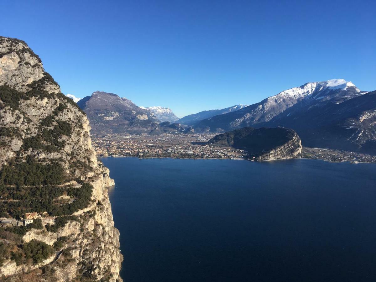 Appartamento Al Lago リーヴァ・デル・ガルダ エクステリア 写真