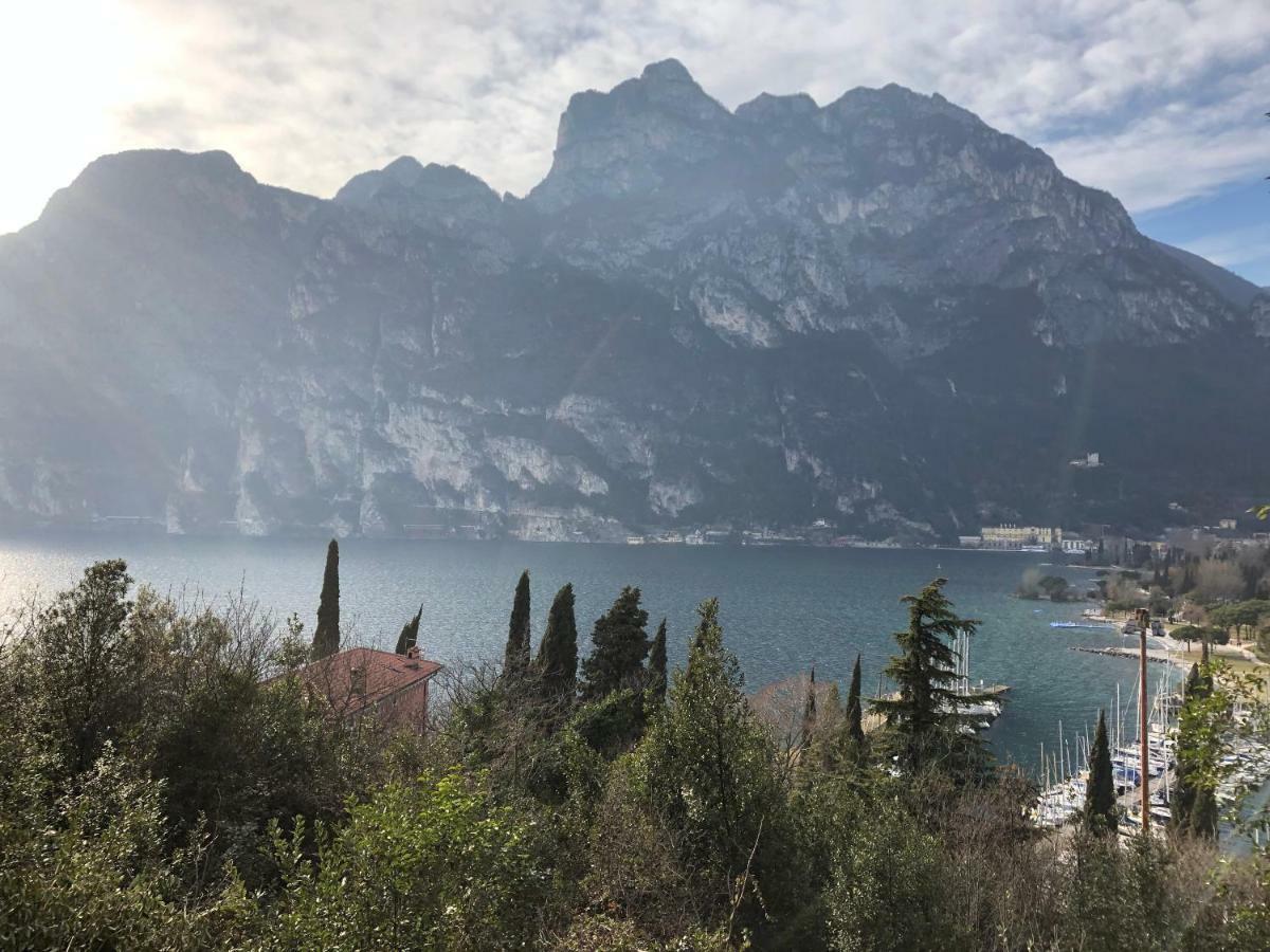 Appartamento Al Lago リーヴァ・デル・ガルダ エクステリア 写真